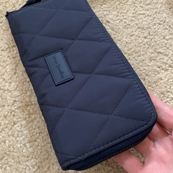 Vera Bradley Blue Quilted Wallet/Wristlet - NWOT - Picture 4 of 17